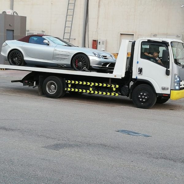 سطحة لنقل السيارات